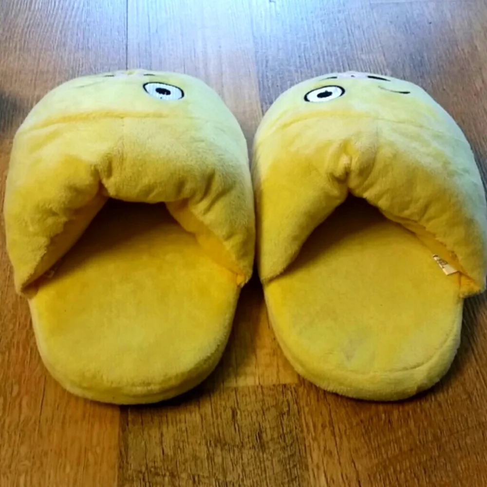 Cute Embroidered Yellow Soft Emoji Slippers Size‎ Child 13-1